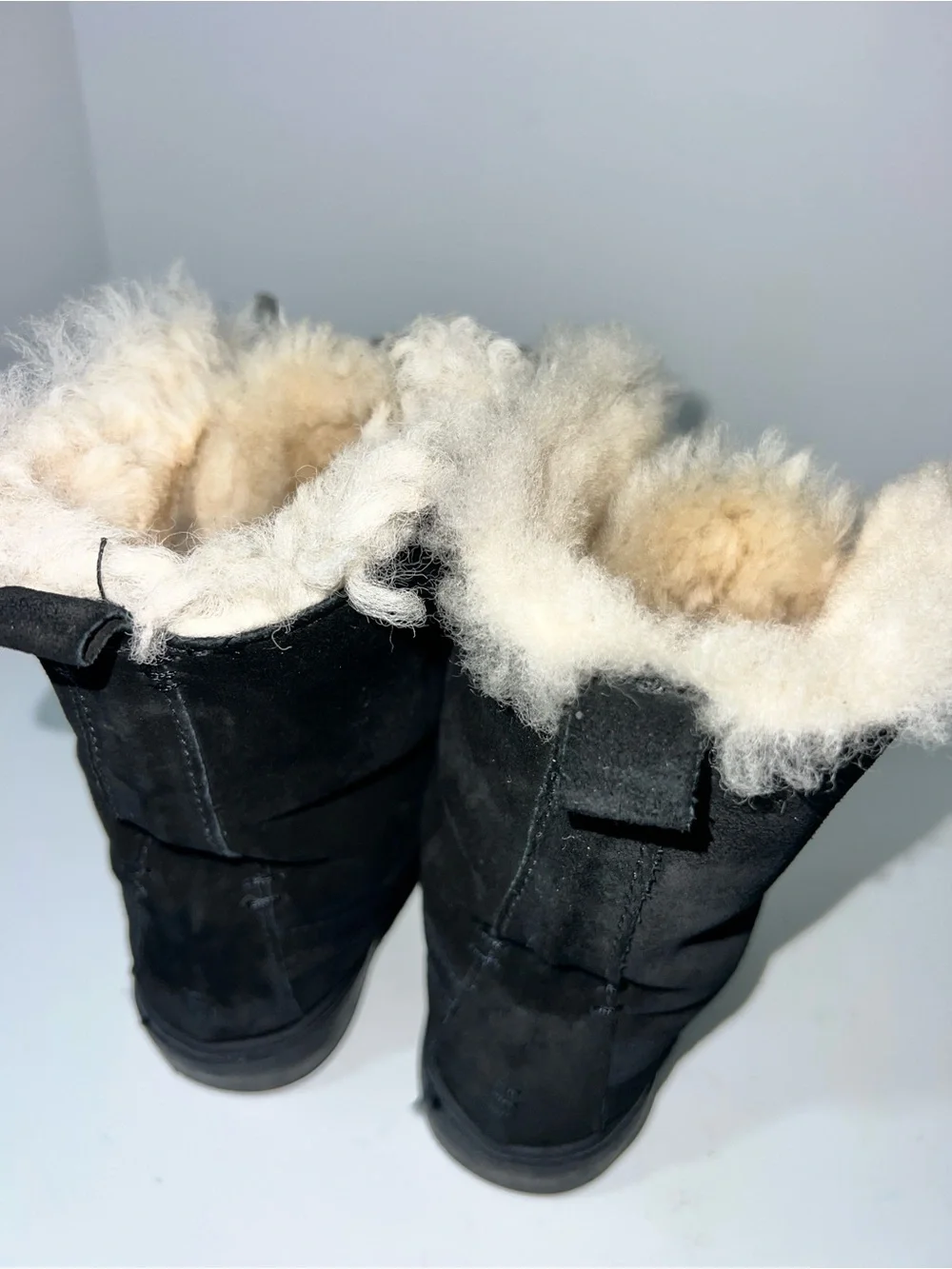 Minnetonka Black Suede Shearling Fur Laced Ankle Boots Women's Size 8 Winter